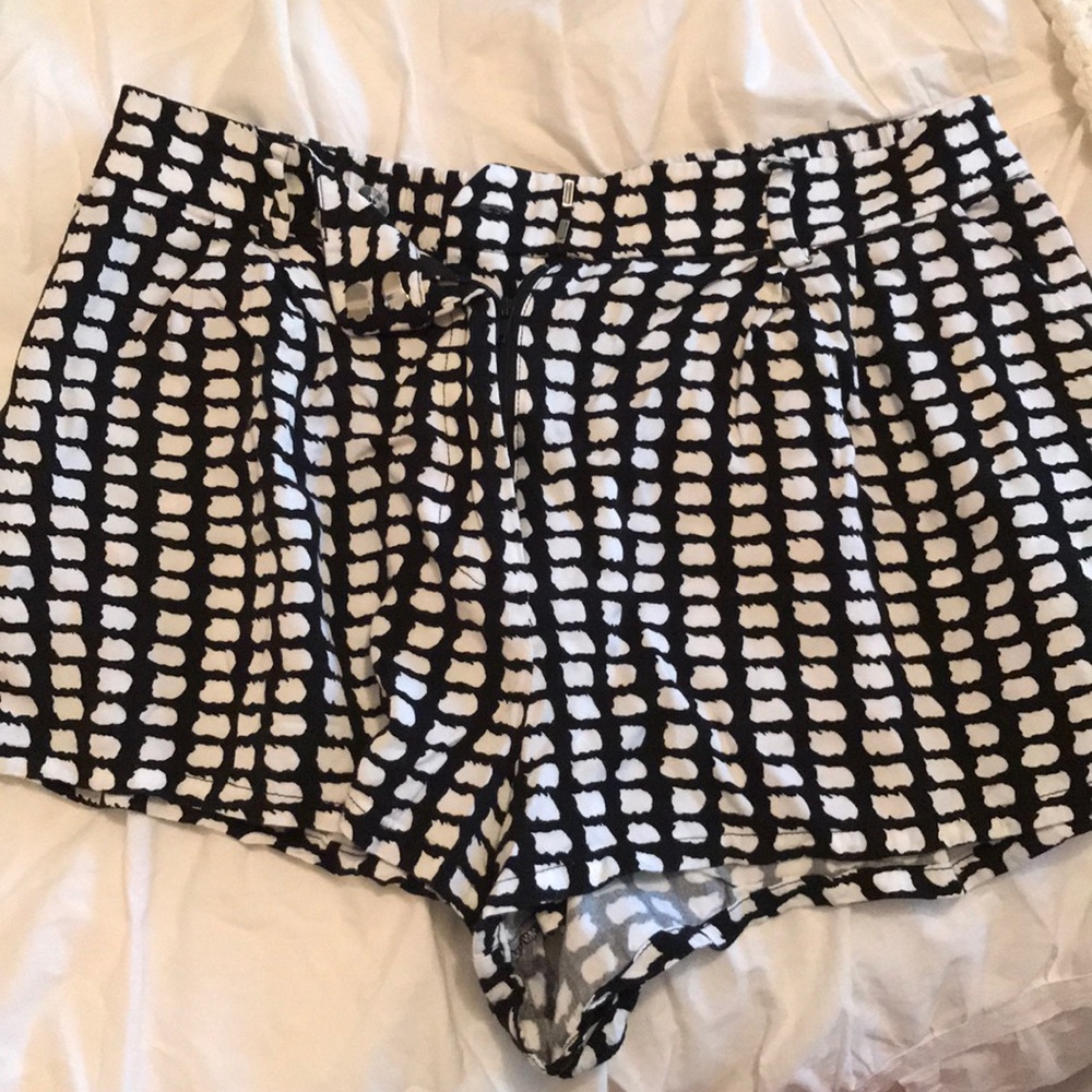 Black and white print shorts
